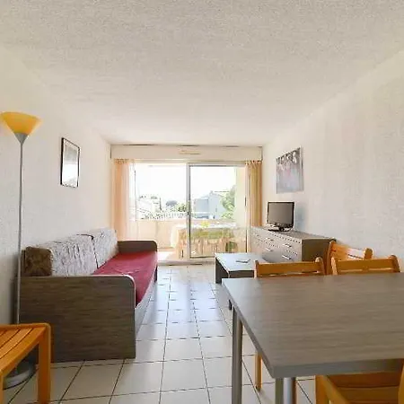 Mayflower מלון דירות 3*