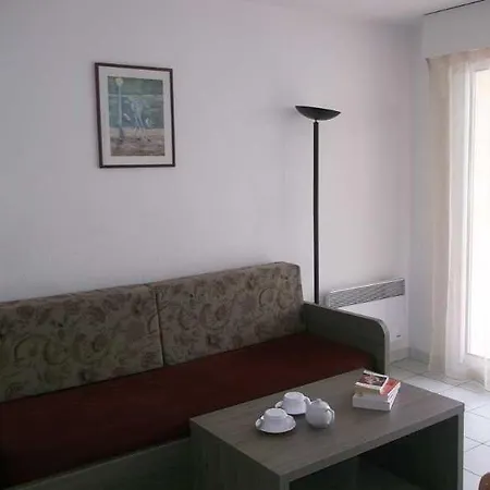 מלון דירות Mayflower